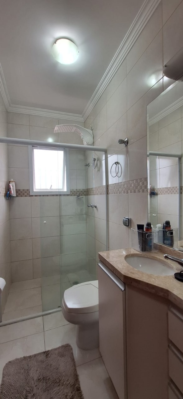 VENDE-SE CASA COM 3 SUITES!  Jardim Bela Vista, ao lado da Av. Santo Antônio