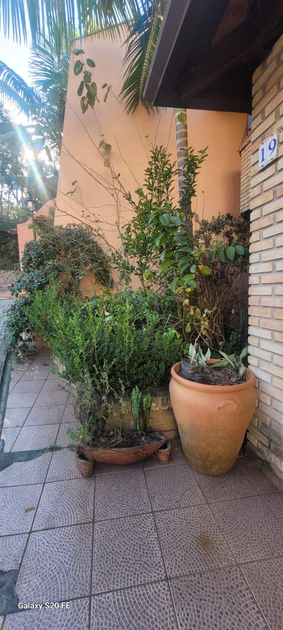 ???? *Casa Completa para Aluguel - Pacote R$ 5.000,00* ????  ???? *Casa Espetacular em Condomínio Privativo* ????  ???? *Localização Privilegiada:* Estrada da Aldeia, 752 - Próximo ao The Square e Raposo Tavares