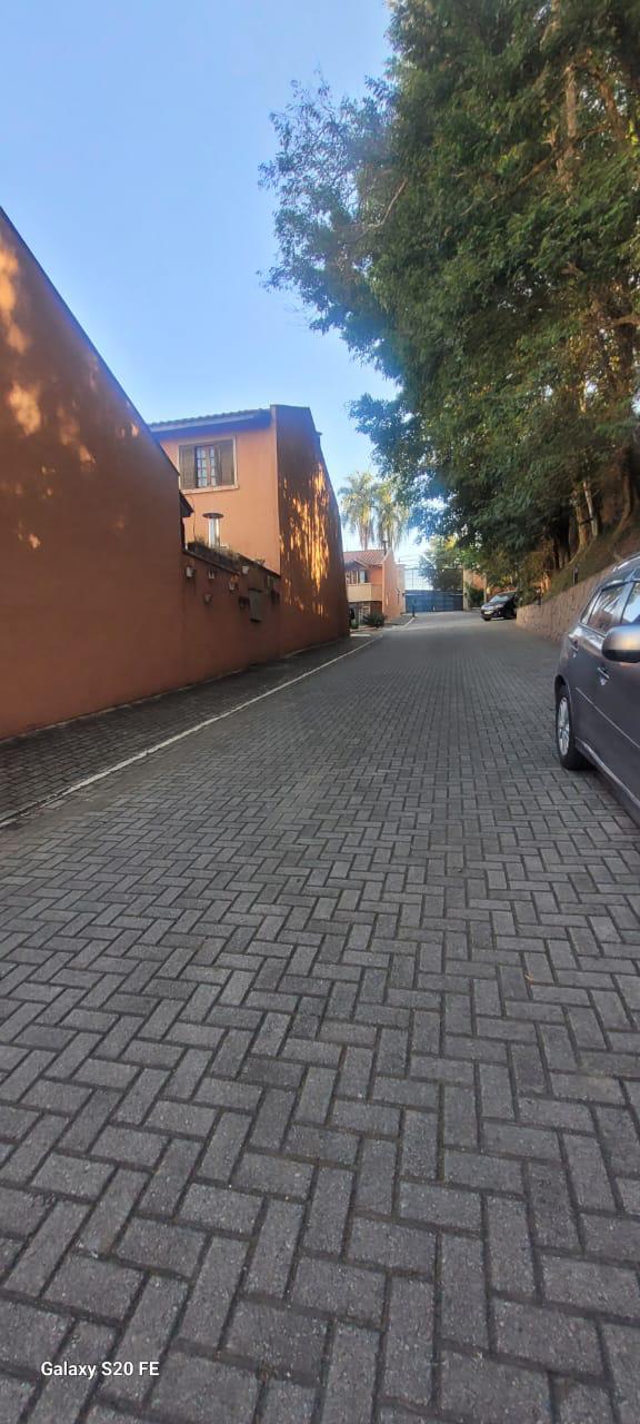 ???? *Casa Completa para Aluguel - Pacote R$ 5.000,00* ????  ???? *Casa Espetacular em Condomínio Privativo* ????  ???? *Localização Privilegiada:* Estrada da Aldeia, 752 - Próximo ao The Square e Raposo Tavares