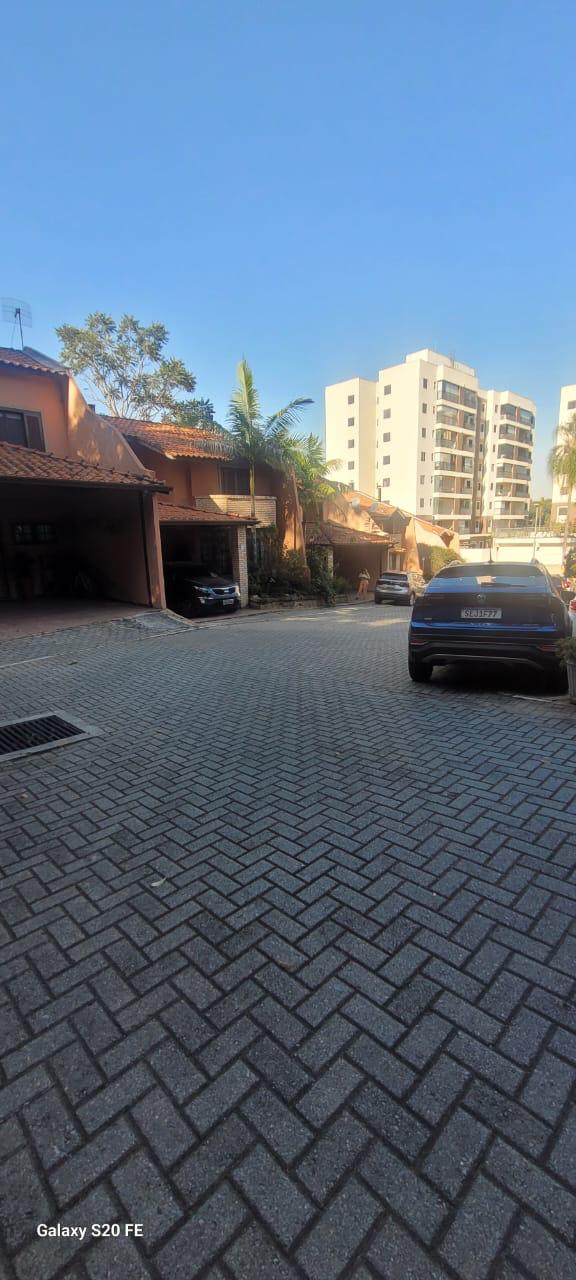 ???? *Casa Completa para Aluguel - Pacote R$ 5.000,00* ????  ???? *Casa Espetacular em Condomínio Privativo* ????  ???? *Localização Privilegiada:* Estrada da Aldeia, 752 - Próximo ao The Square e Raposo Tavares