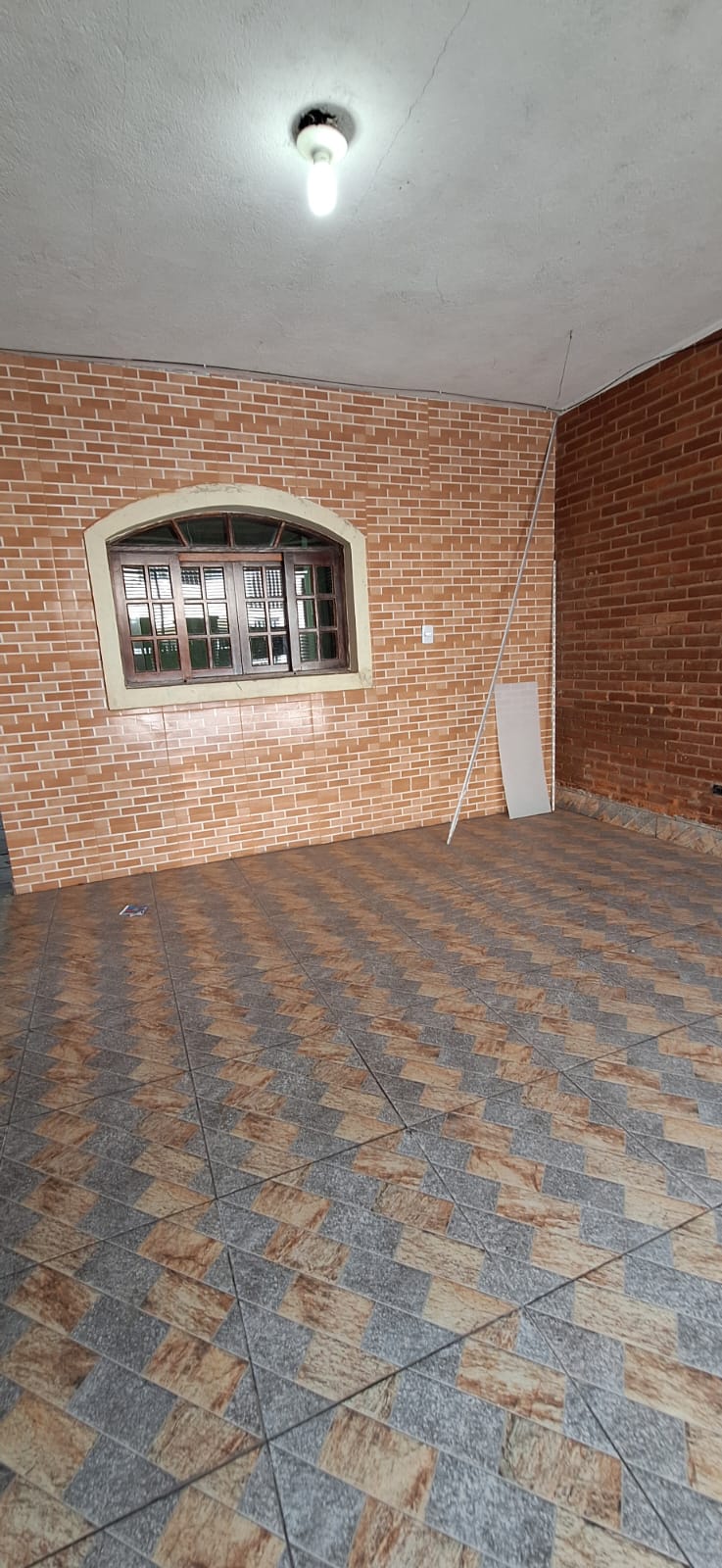VENDA EXCLUSIVA!  Casa de 3 Dormitórios (sendo 1 Suíte com Banheira) em Osasco-SP!