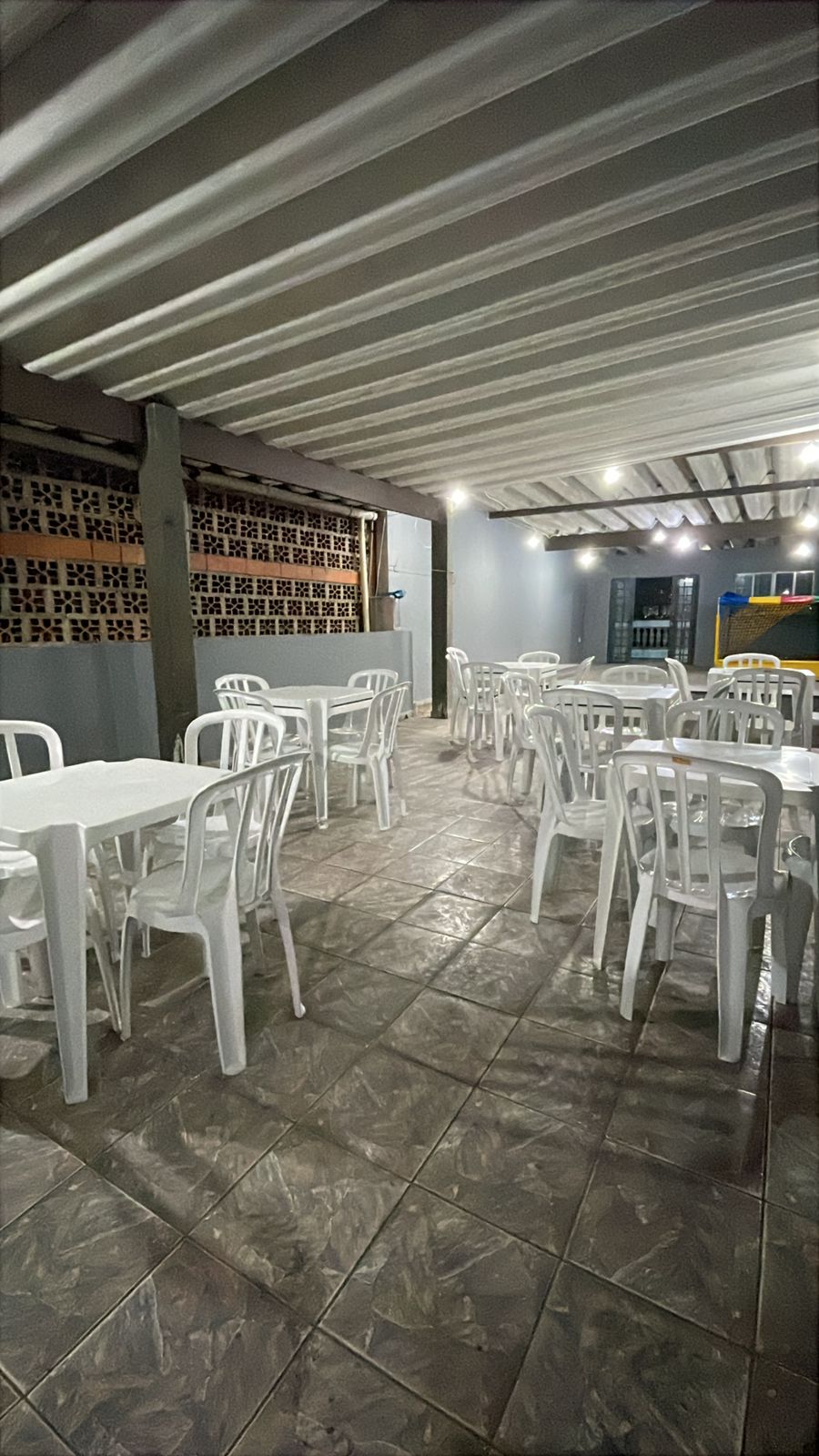 ALUGA-SE EXCELENTE ESPAÇO PARA FESTAS ???? NO JD ARPOADOR NA RUA Rubens Reis Rezende - SP 