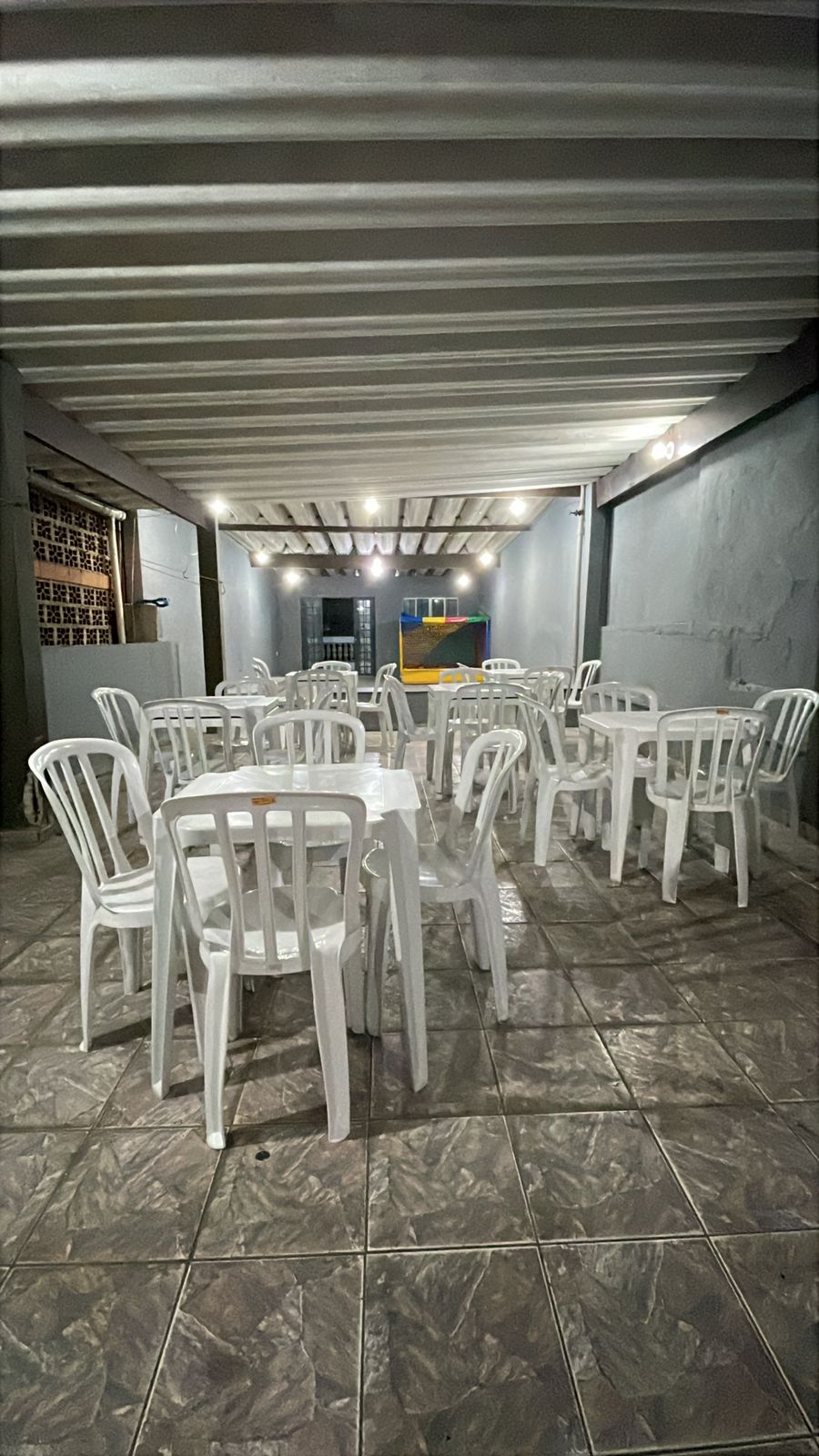 ALUGA-SE EXCELENTE ESPAÇO PARA FESTAS ???? NO JD ARPOADOR NA RUA Rubens Reis Rezende - SP 