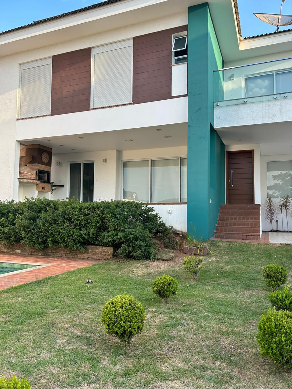 ? EXCELENTE CASA PARA LOCAÇÃO NA GRANJA VIANA – CONDOMÍNIO GOLF VILLAGE