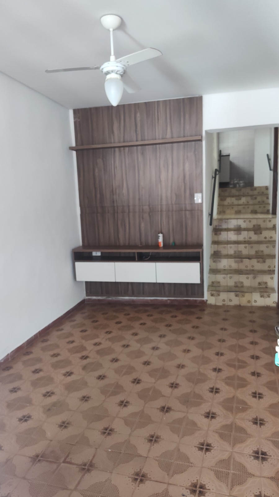 ALUGA-SE CASA 2 DORMITÓRIOS E 1 SUITE  NO VILA OSASCO  - OSASCO