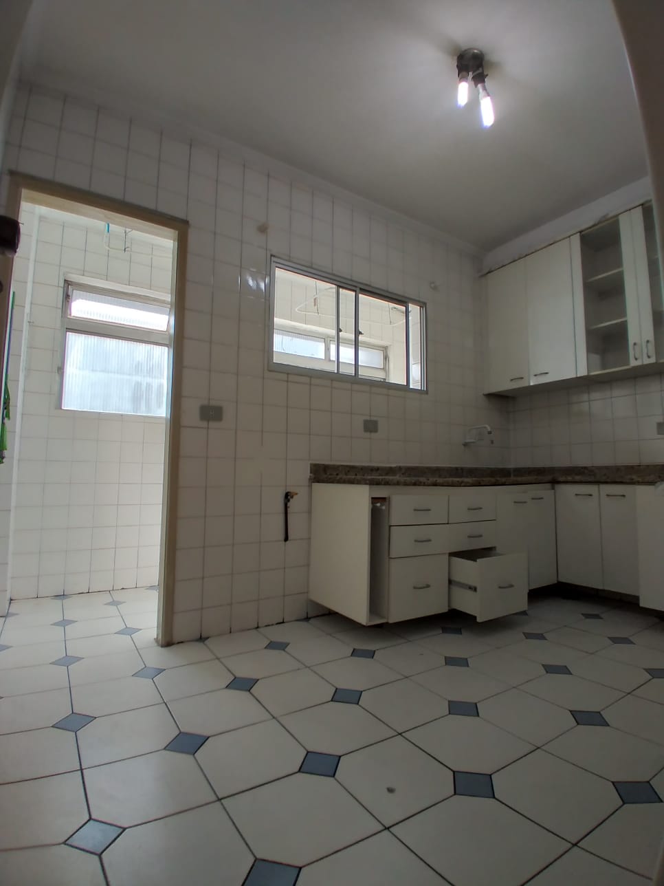 ? APARTAMENTO PARA LOCAÇÃO – AVENIDA FLORA ?