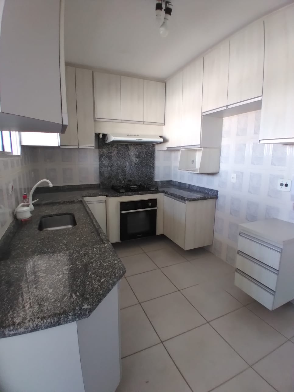 ? APARTAMENTO PARA LOCAÇÃO – AVENIDA FLORA ?
