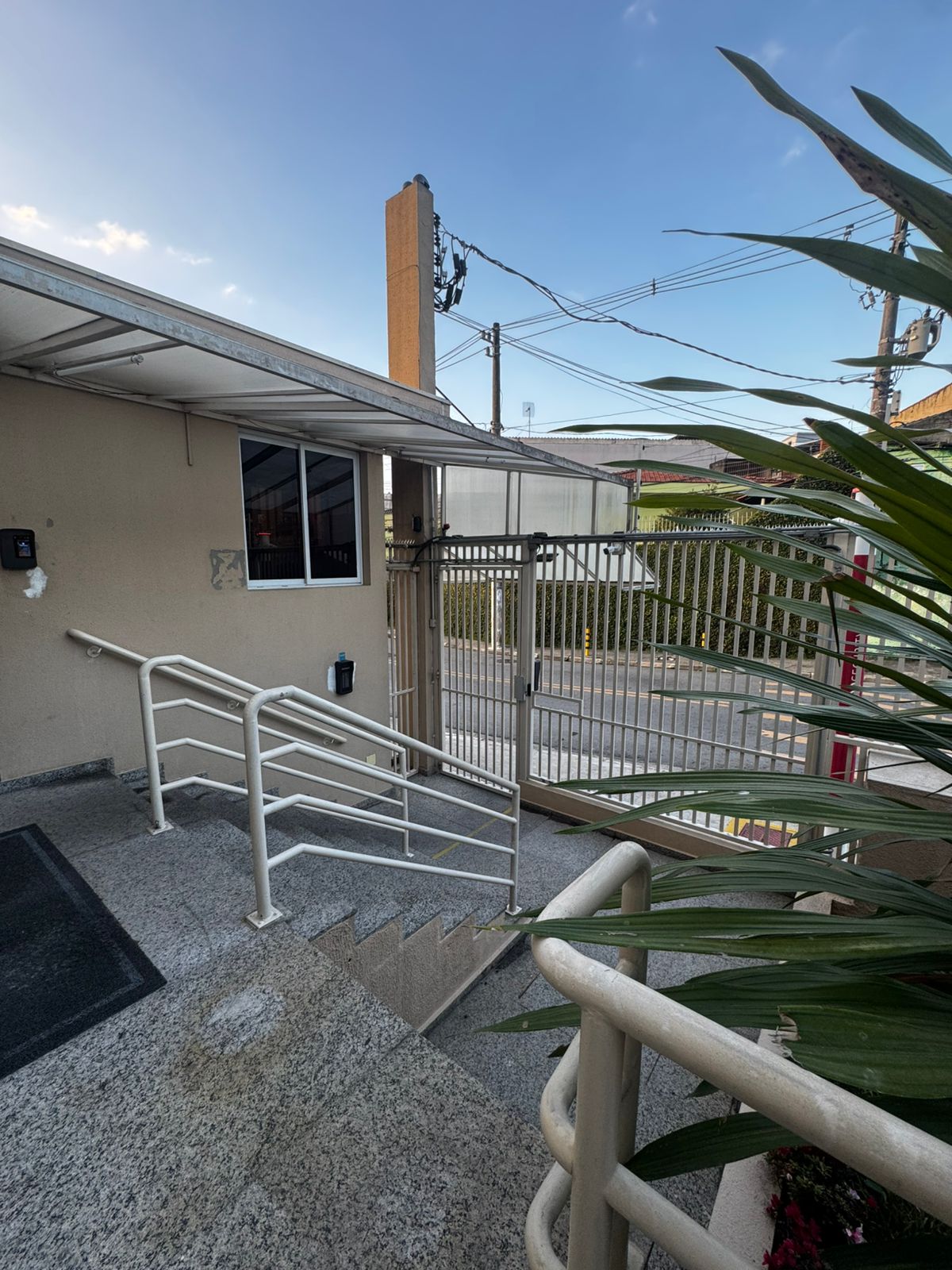 ALUGA-SE LINDO APT 2 DORMITÓRIOS TODO MOBILIADO NO BAIRRO JAGUARIBE - OSASCO 