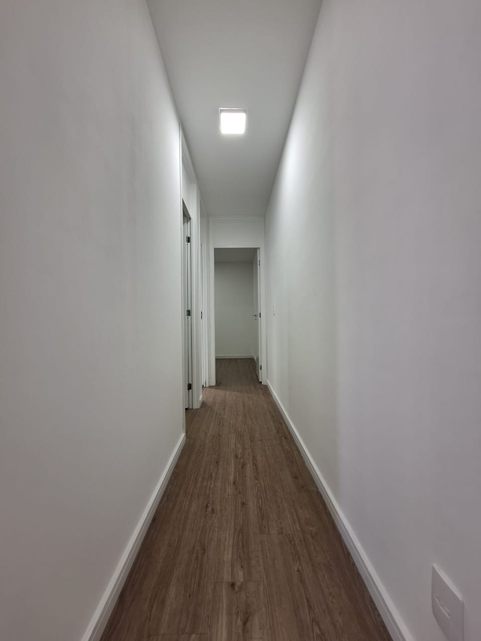 ALUGA-SE LINDO APT 2 DORMITORIOS NO CENTRO DE OSASCO EM FRENTE A ESTAÇÃO.