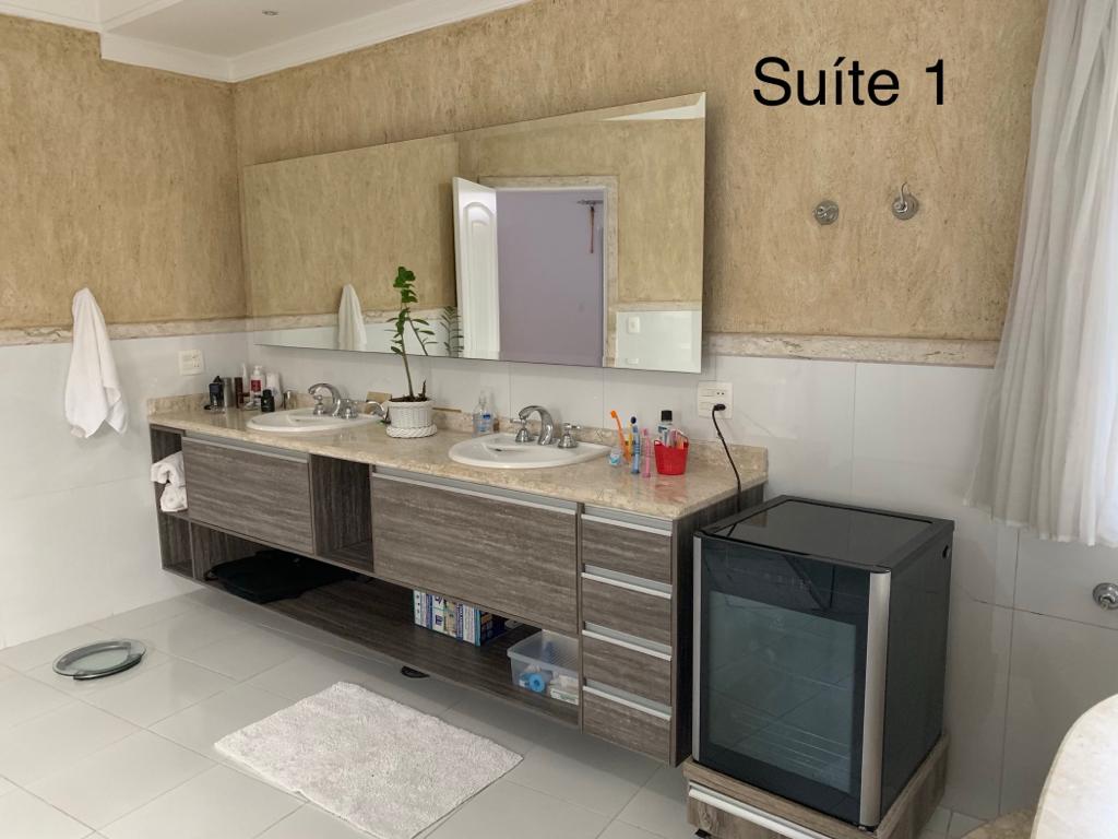 VENDO LINDA CASA COM 4 SUÍTES NO PARQUE DOS PRÍNCIPES SÃO PAULO.