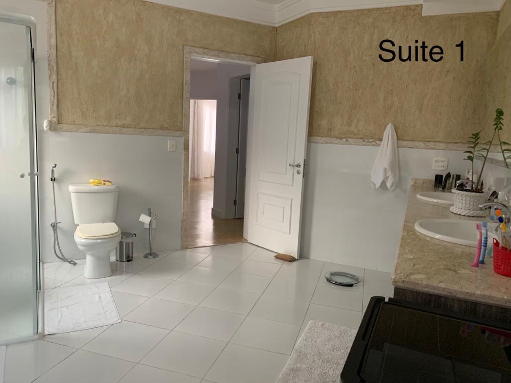 VENDO LINDA CASA COM 4 SUÍTES NO PARQUE DOS PRÍNCIPES SÃO PAULO.