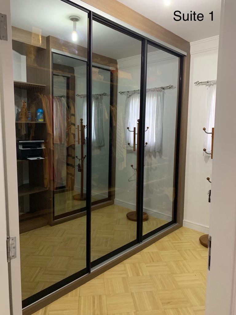 VENDO LINDA CASA COM 4 SUÍTES NO PARQUE DOS PRÍNCIPES SÃO PAULO.