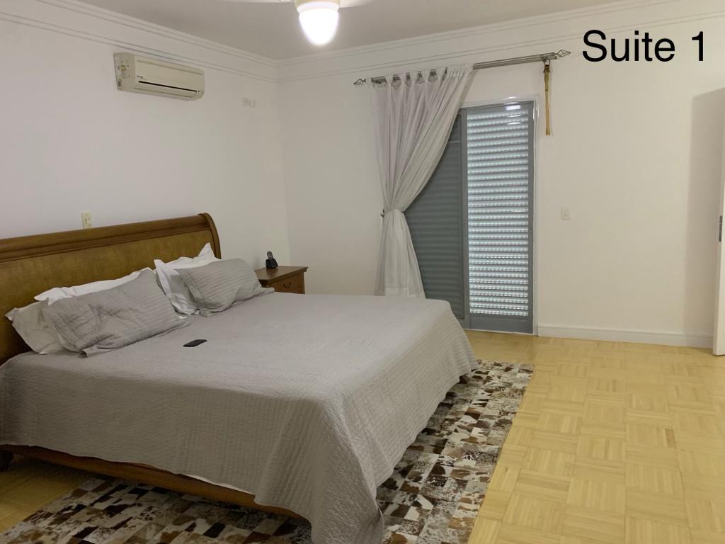 VENDO LINDA CASA COM 4 SUÍTES NO PARQUE DOS PRÍNCIPES SÃO PAULO.