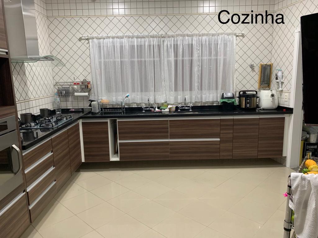 VENDO LINDA CASA COM 4 SUÍTES NO PARQUE DOS PRÍNCIPES SÃO PAULO.