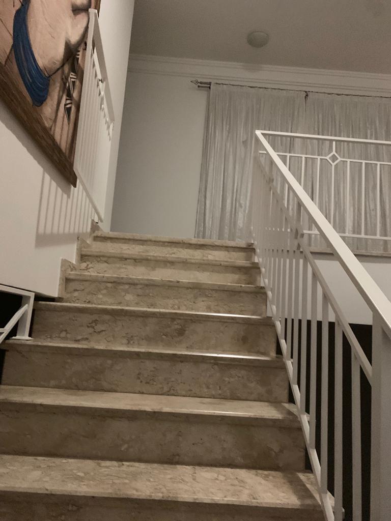 VENDO LINDA CASA COM 4 SUÍTES NO PARQUE DOS PRÍNCIPES SÃO PAULO.