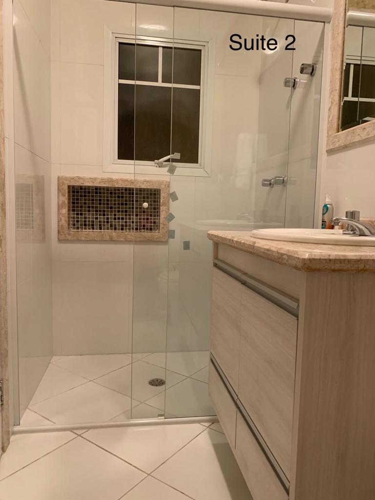 VENDO LINDA CASA COM 4 SUÍTES NO PARQUE DOS PRÍNCIPES SÃO PAULO.