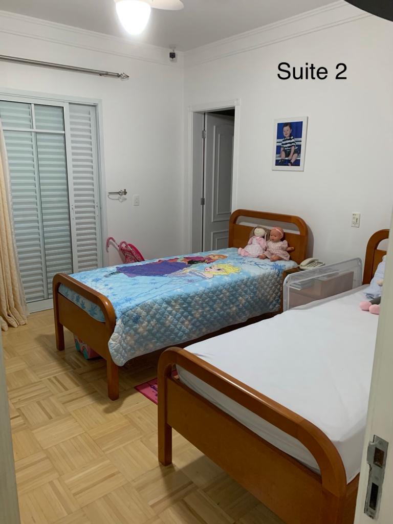 VENDO LINDA CASA COM 4 SUÍTES NO PARQUE DOS PRÍNCIPES SÃO PAULO.