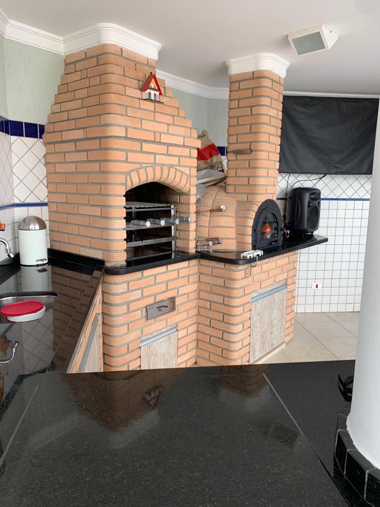 VENDO LINDA CASA COM 4 SUÍTES NO PARQUE DOS PRÍNCIPES SÃO PAULO.