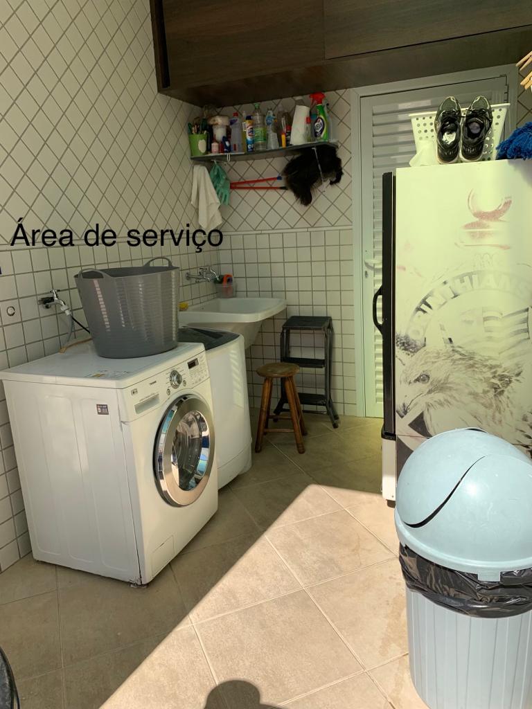 VENDO LINDA CASA COM 4 SUÍTES NO PARQUE DOS PRÍNCIPES SÃO PAULO.