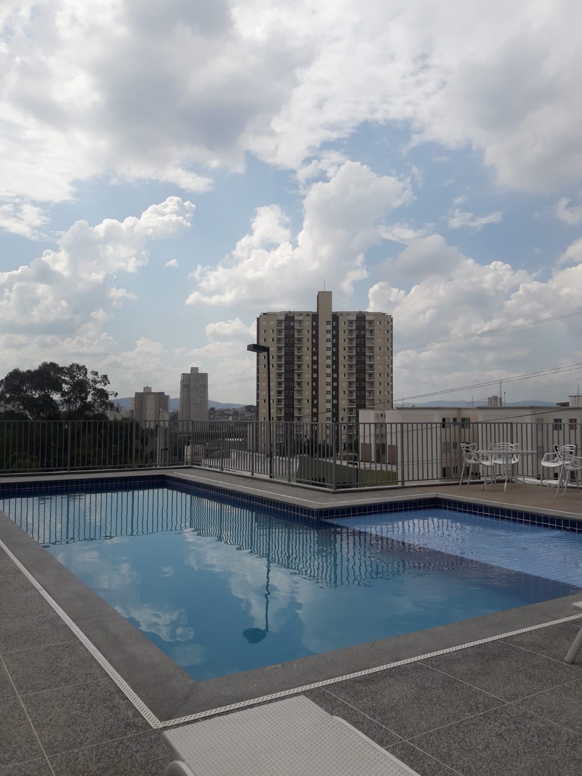 ALUGA-SE LINDO APT 2 DORMITÓRIOS NO JD SÃO PEDRO
