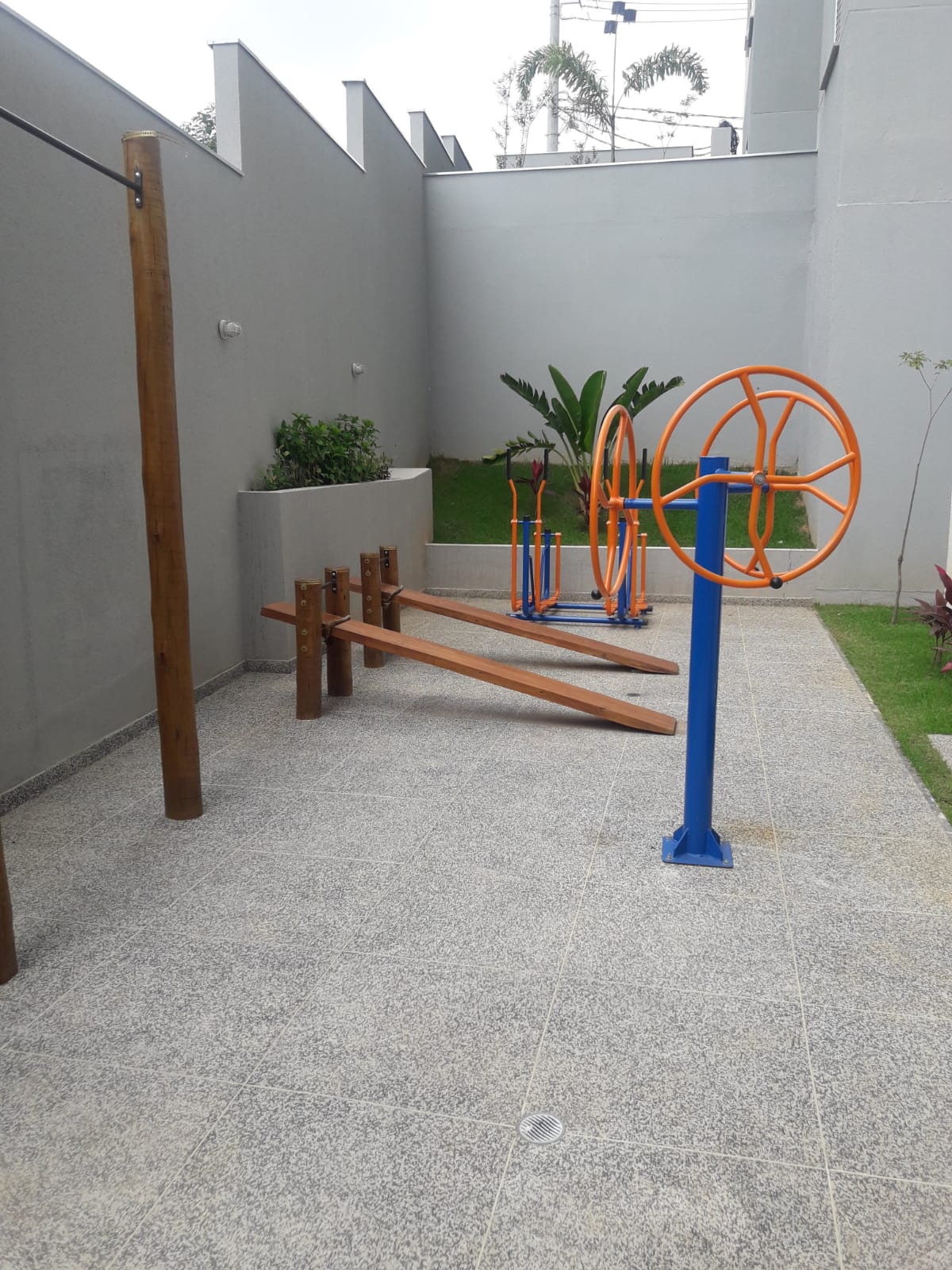 ALUGA-SE LINDO APT 2 DORMITÓRIOS NO JD SÃO PEDRO