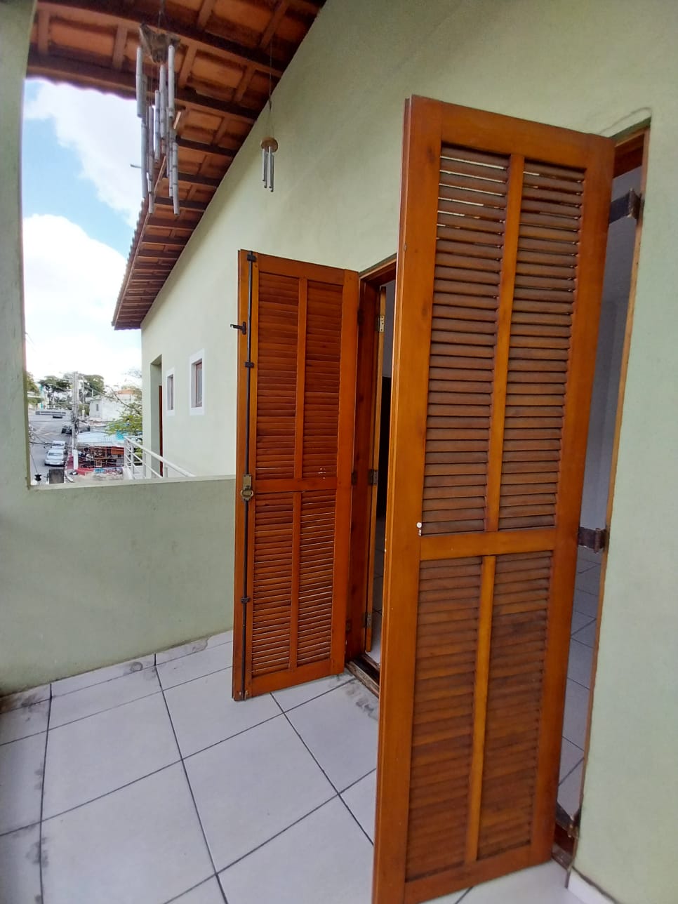 ALUGA-SE LINDO SOBRADO NO BAIRRO JD DE ABRIL