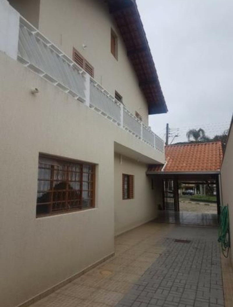 Sobrado 5 dormitórios (1 suíte)  - Jardim dos Pinheiros em Suzano/SP