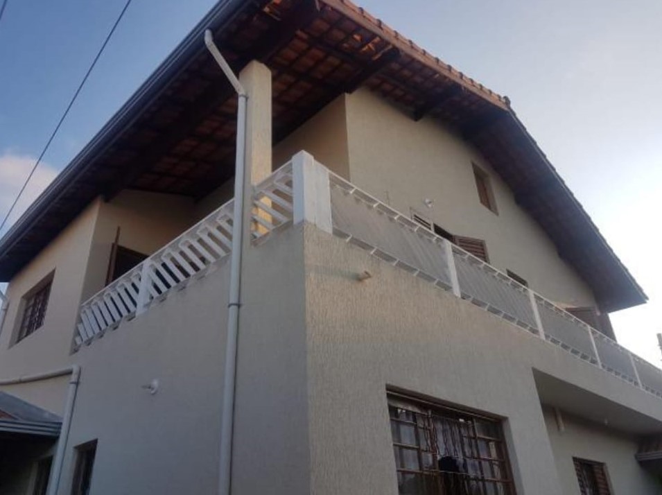 Sobrado 5 dormitórios (1 suíte)  - Jardim dos Pinheiros em Suzano/SP