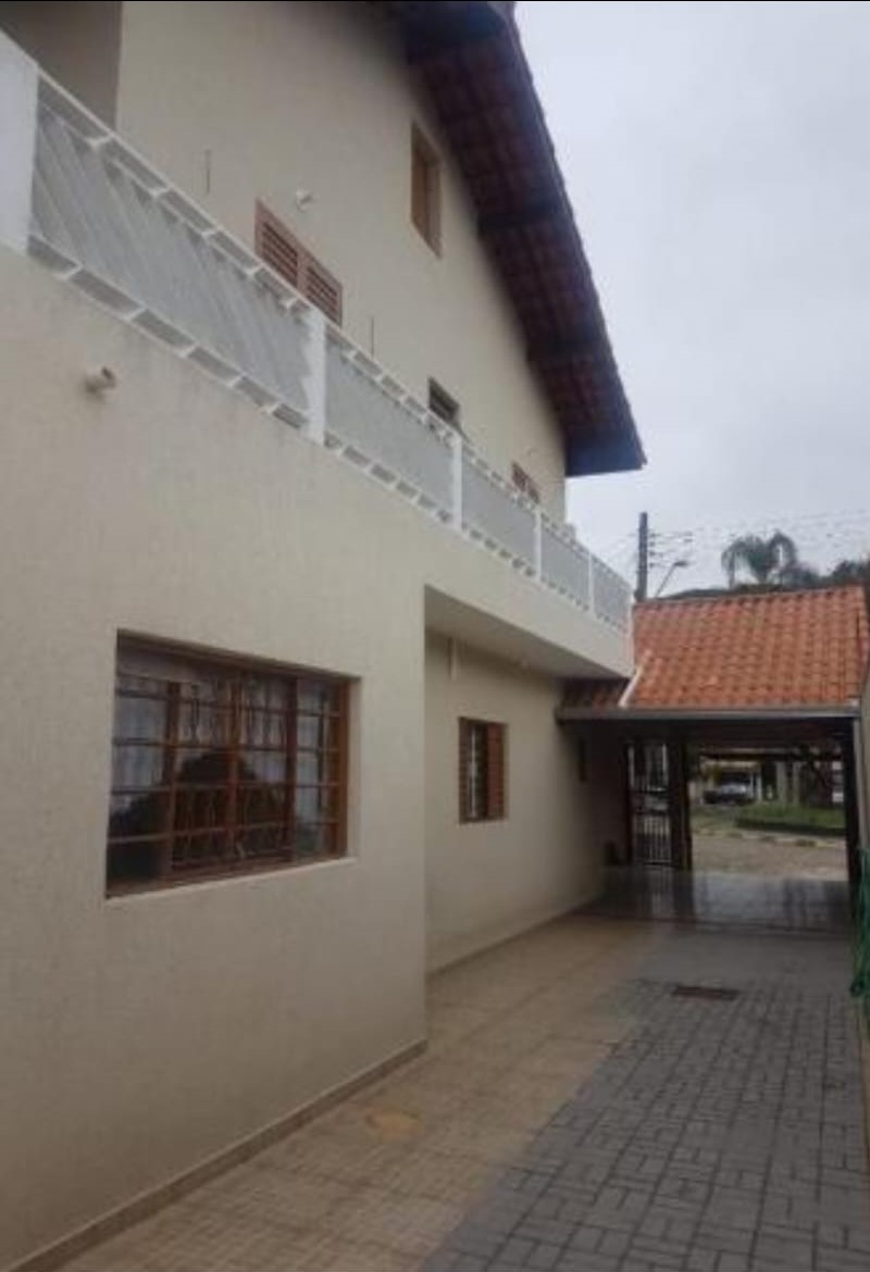 Sobrado 5 dormitórios (1 suíte)  - Jardim dos Pinheiros em Suzano/SP