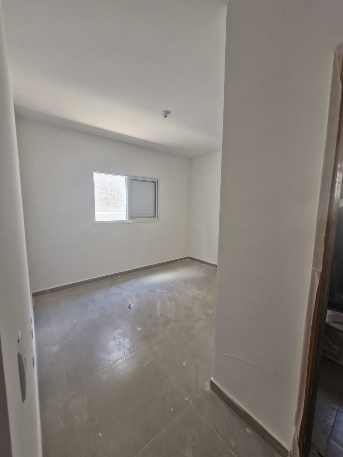 Casa nova com 3 dormitórios (1 suíte) - Jardim das Flores em Suzano/SP