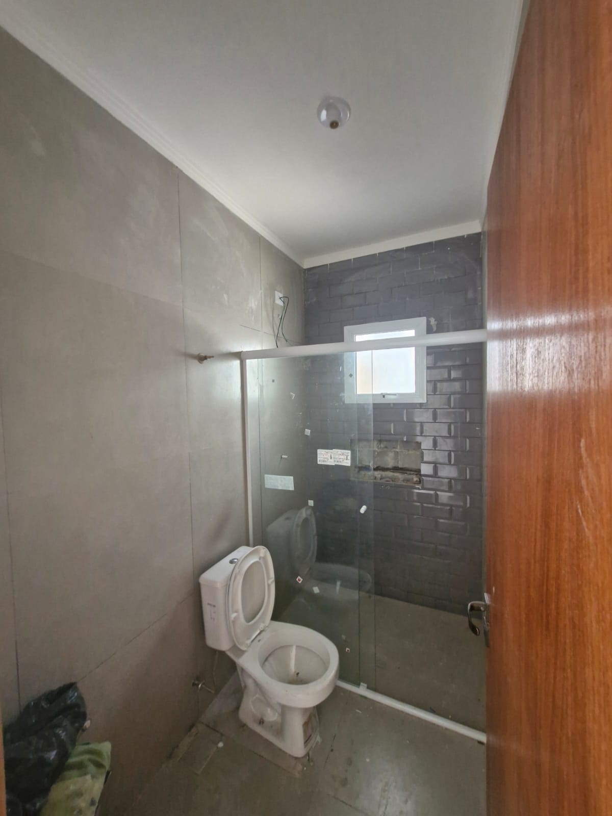 Casa nova com 3 dormitórios (1 suíte) - Jardim das Flores em Suzano/SP