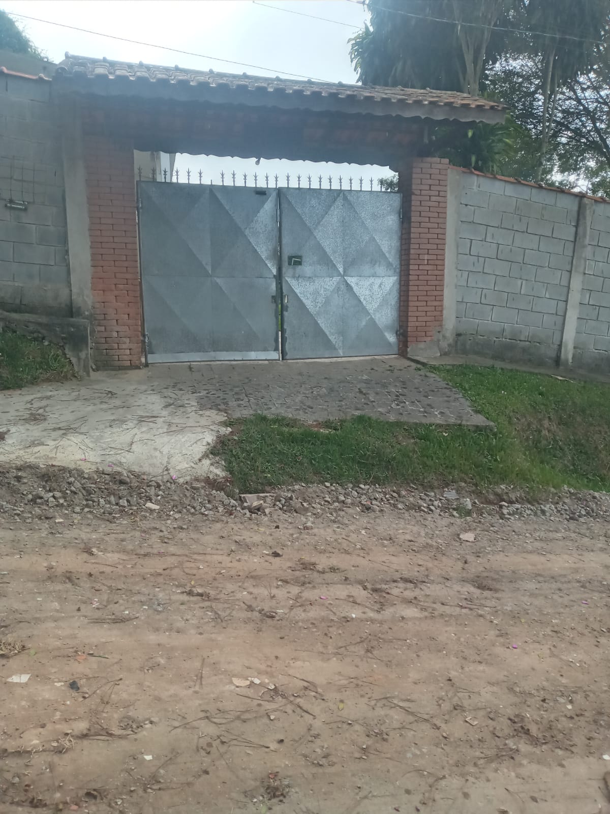Linda chácara com 4 dormitórios - Chácaras Casemiro em Suzano/SP 