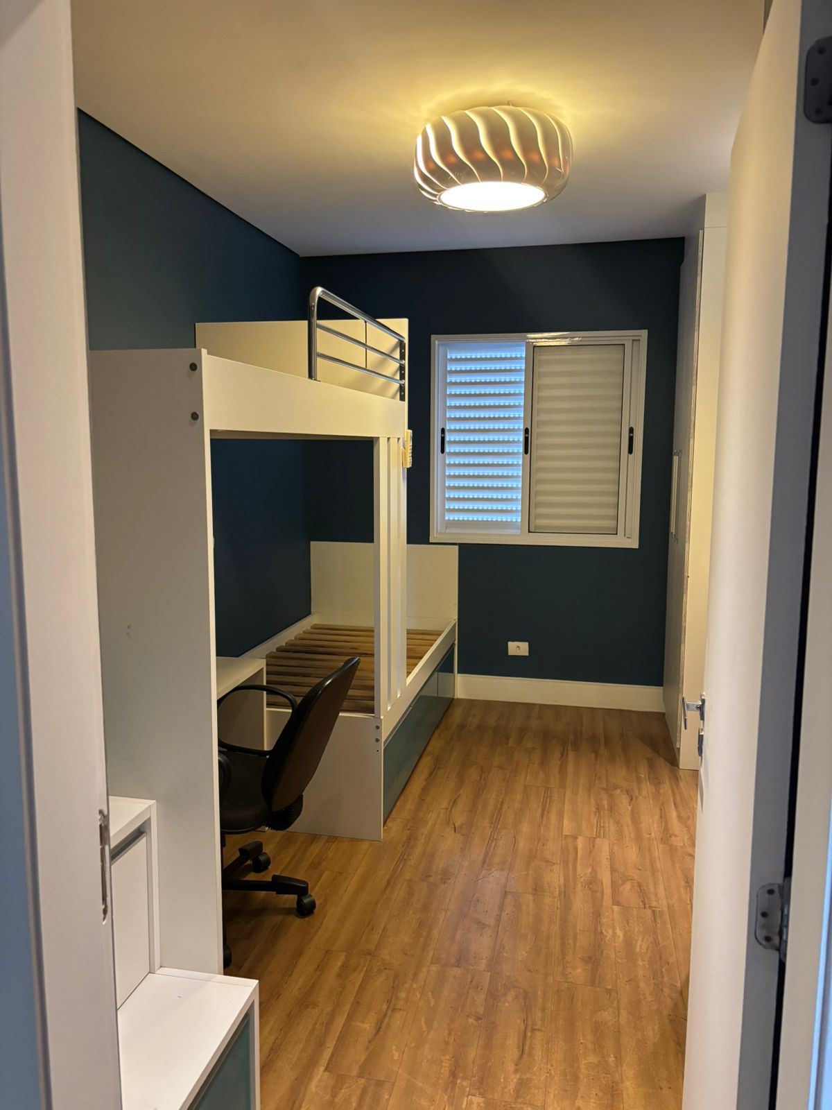 Sobrado com 3 dormitórios, 1 suite, 146 m² Mobiliado - Recanto das Araucárias.
