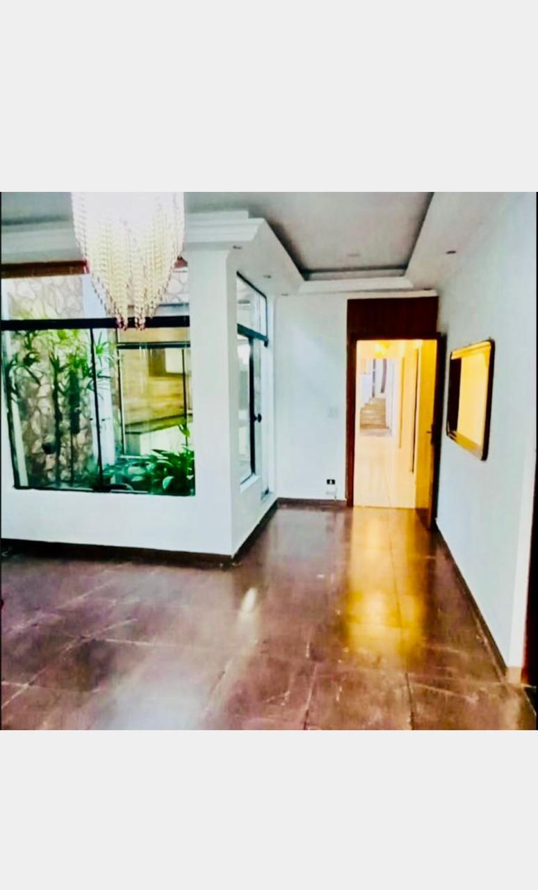 Sobrado Triplex com Salão Comercial + 2 Residências – Ideal para Investidor