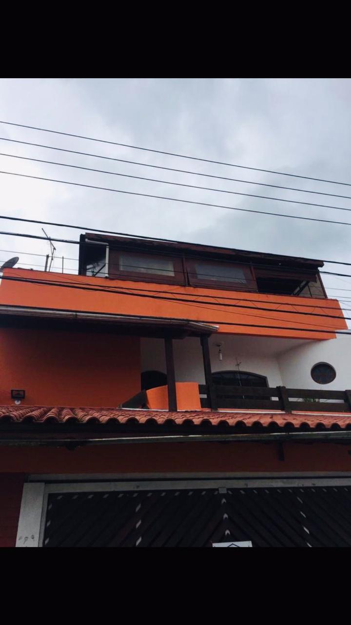Sobrado Triplex com Salão Comercial + 2 Residências – Ideal para Investidor