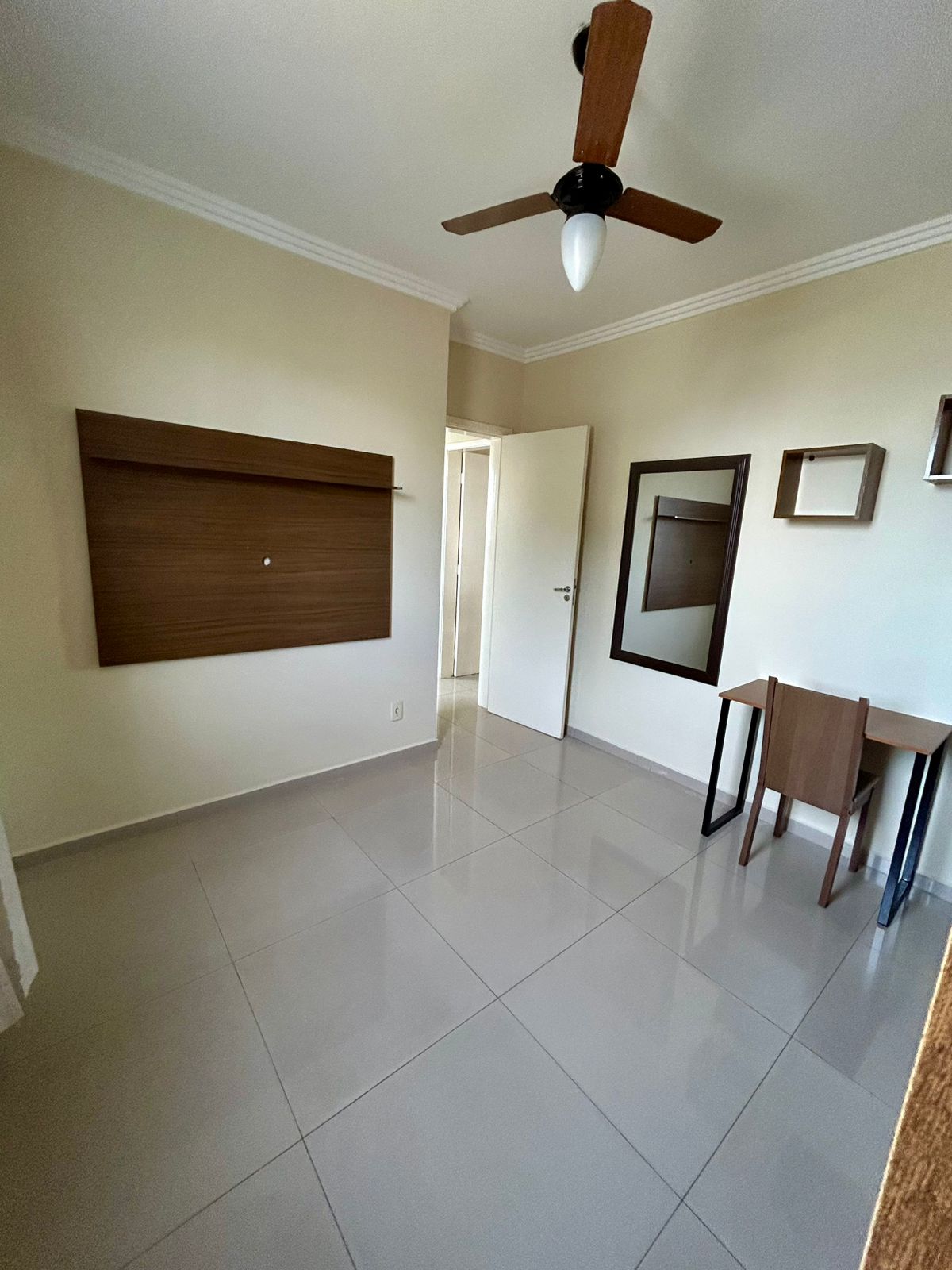 Apto.mobiliado 2dorm.1vg cob. - R.Candido Mojola