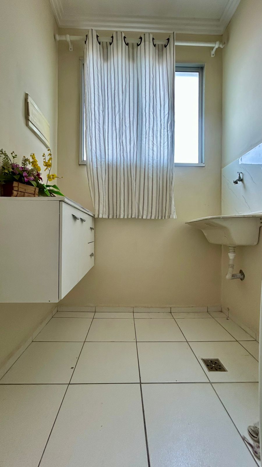 Apto.mobiliado 2dorm.1vg cob. - R.Candido Mojola