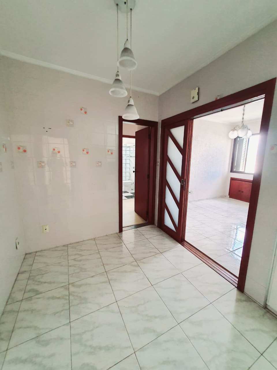 Apto.Locação prox. Av.9 Julho - 3dorm(1suite),1vg.cob.