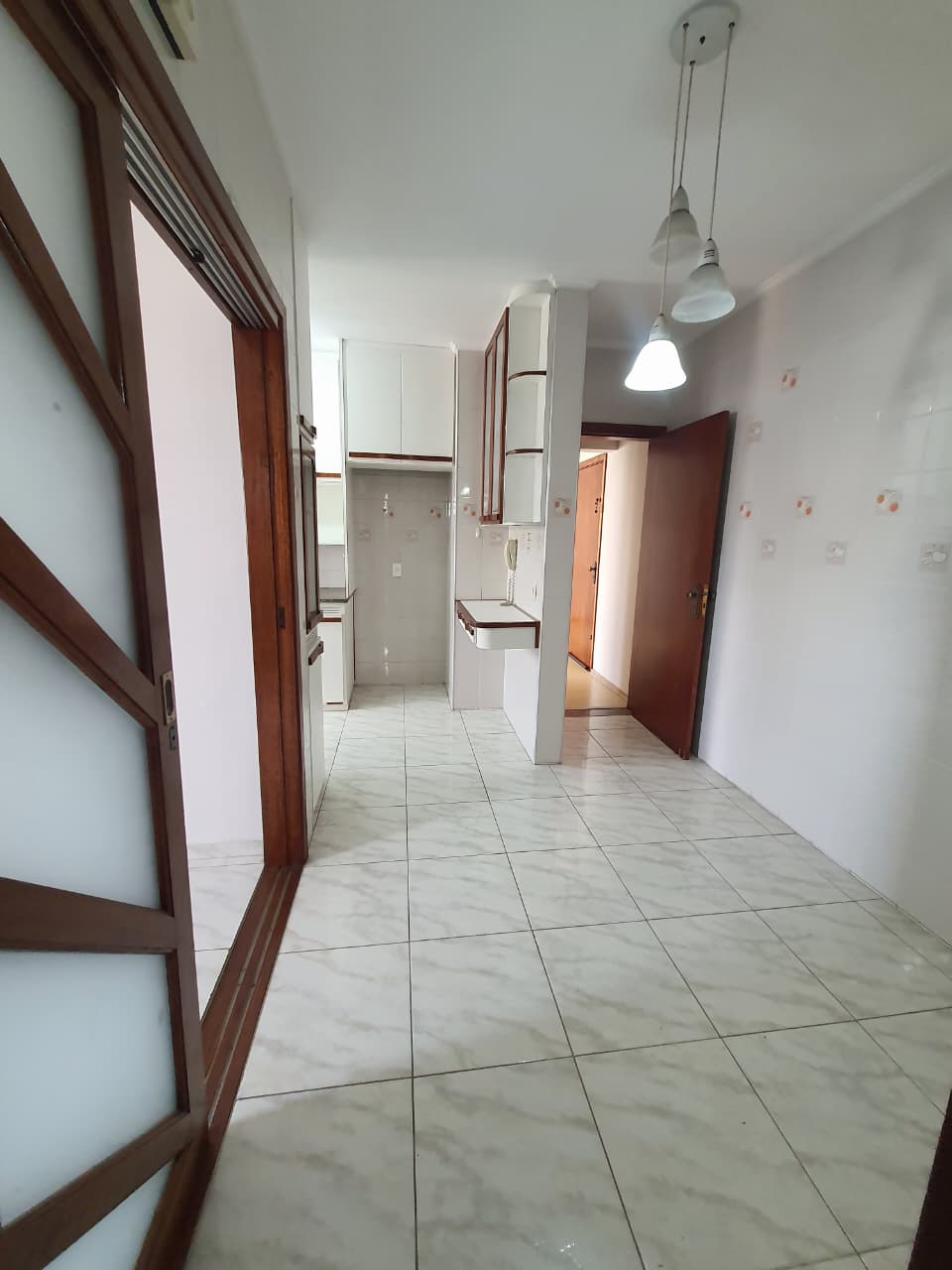 Apto.Locação prox. Av.9 Julho - 3dorm(1suite),1vg.cob.