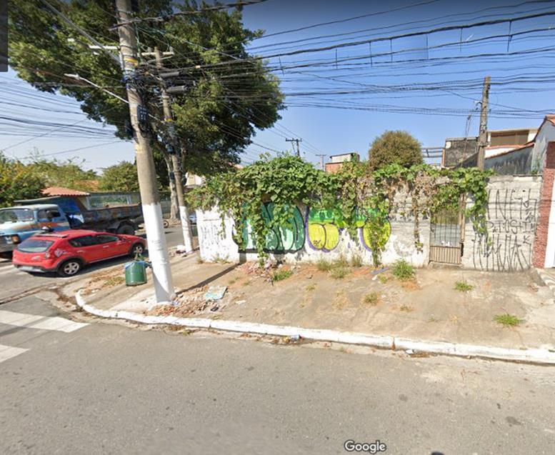 TERRENO DE ESQUINA - EXCELENTE LOCALIZAÇÃO