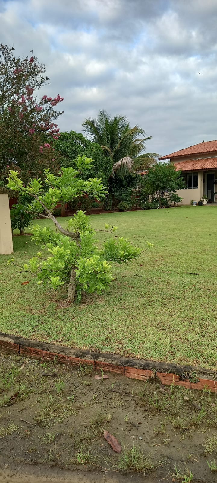 TERRENO 900M² - Excelente construção
