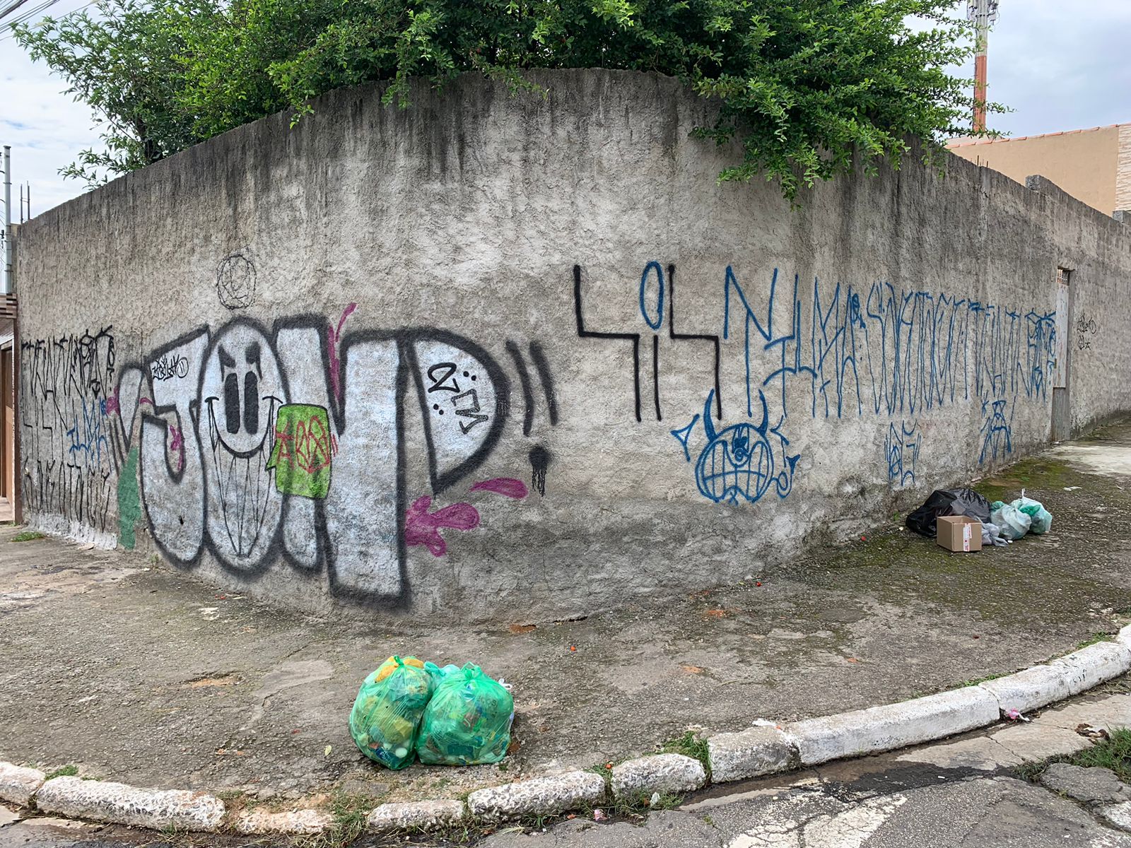 EXCELENTE TERRENO DE ESQUINA