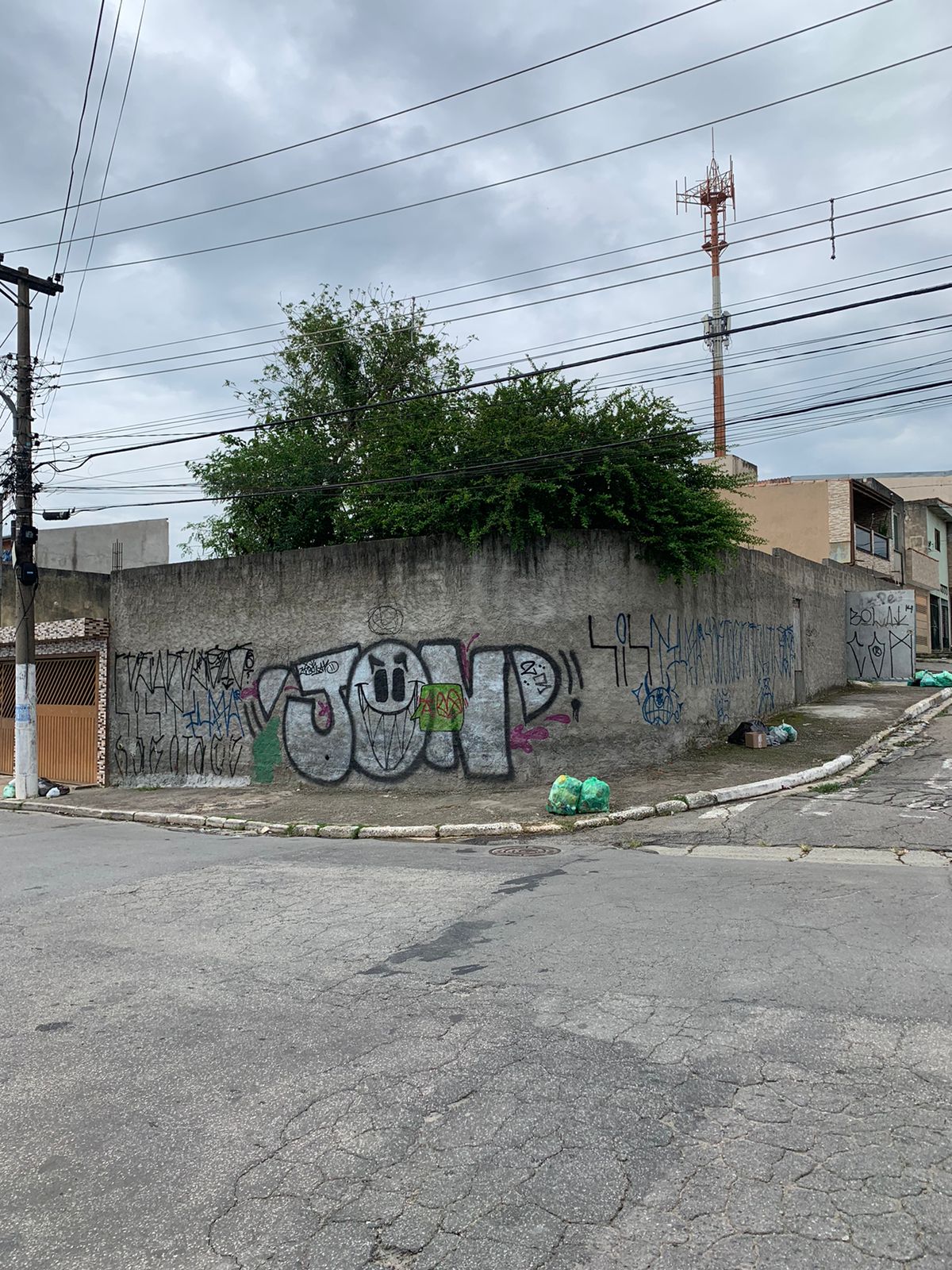 EXCELENTE TERRENO DE ESQUINA