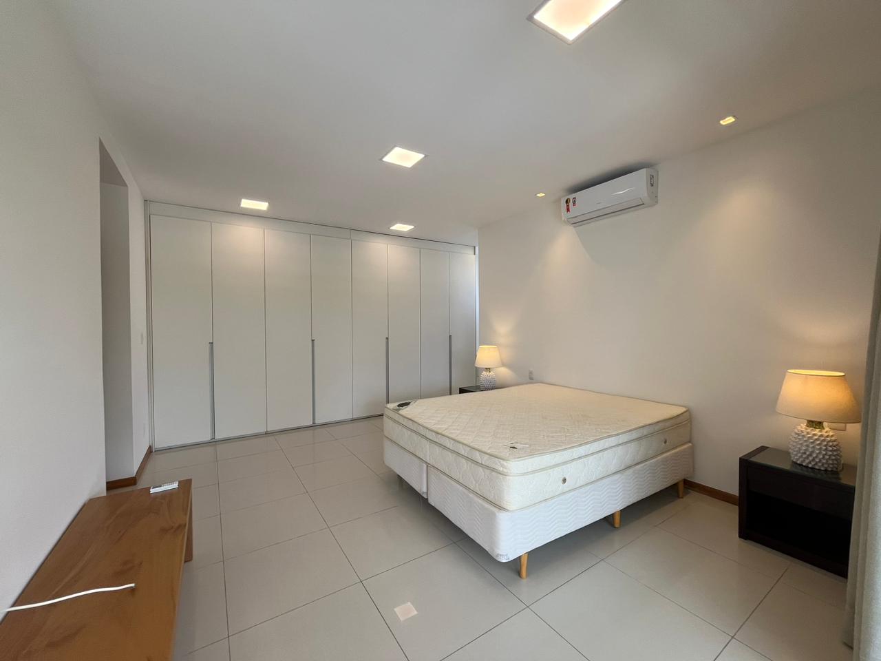 Casa 550 m² - Mobiliada - Piscina privativa - À Venda ou Locação - Paiva