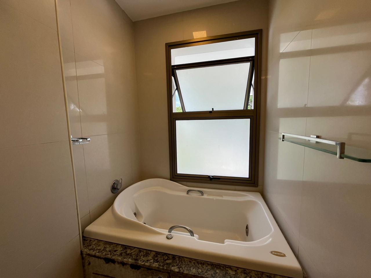 Casa 550 m² - Mobiliada - Piscina privativa - À Venda ou Locação - Paiva