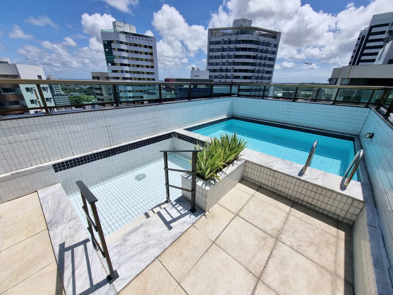 Apartamento Locação - 58 m² - 2 Suítes - Mobília planejada - Setúbal