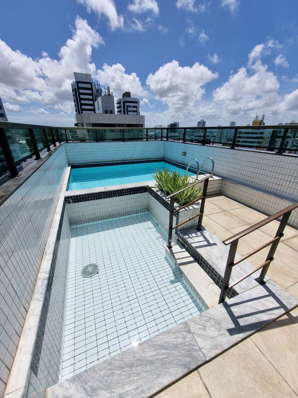 Apartamento Locação - 58 m² - 2 Suítes - Mobília planejada - Setúbal