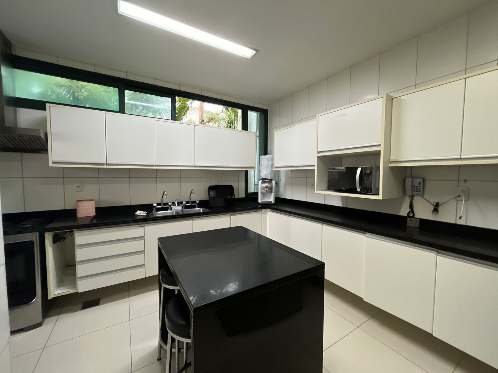 Casa em Condomínio - 550 m² - À Venda ou Locação no Paiva