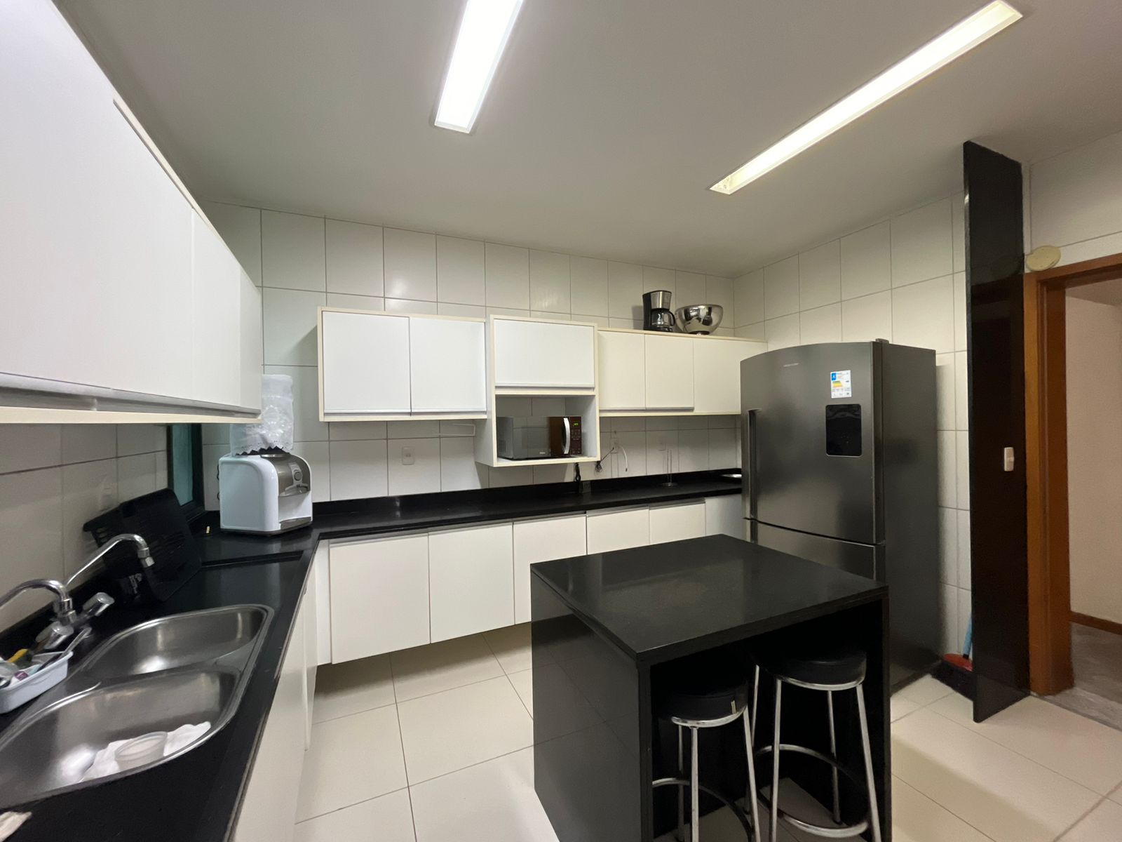 Casa em Condomínio - 550 m² - À Venda ou Locação no Paiva