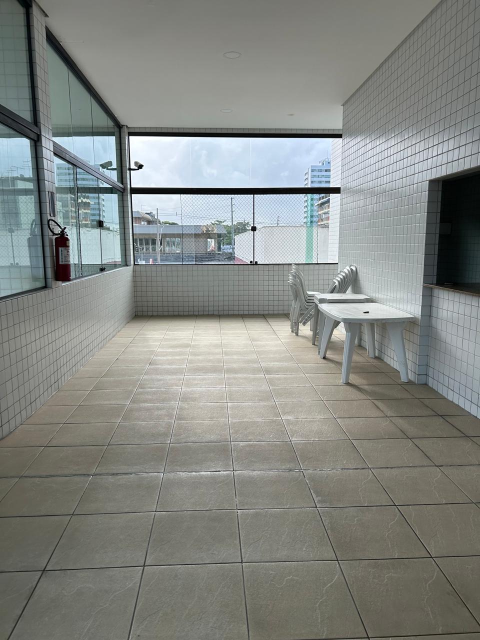 Apartamento À Venda 103m² próximo ao mar em Boa Viagem